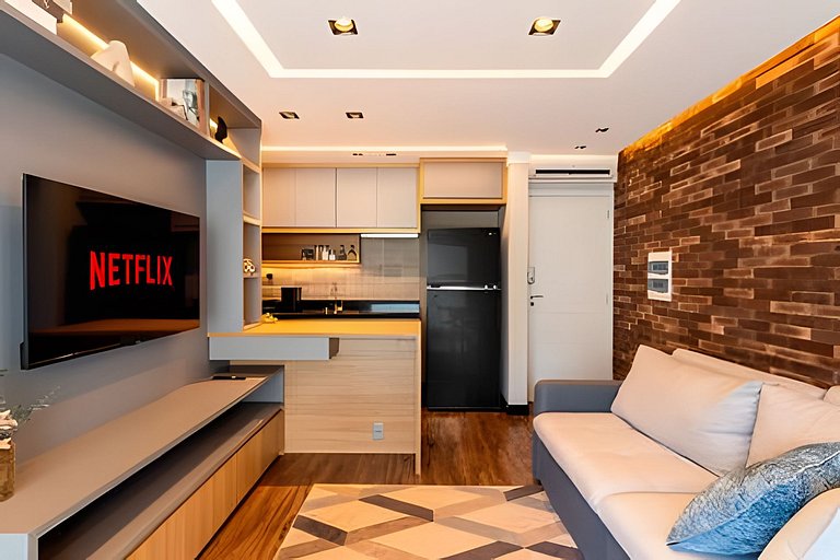 Sunny Studios Luxo by Robert Stays