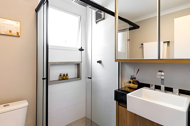 Sunny Studios Luxo by Robert Stays