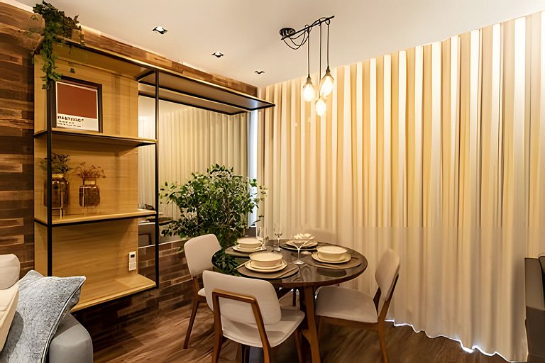 Sunny Studios Luxo by Robert Stays