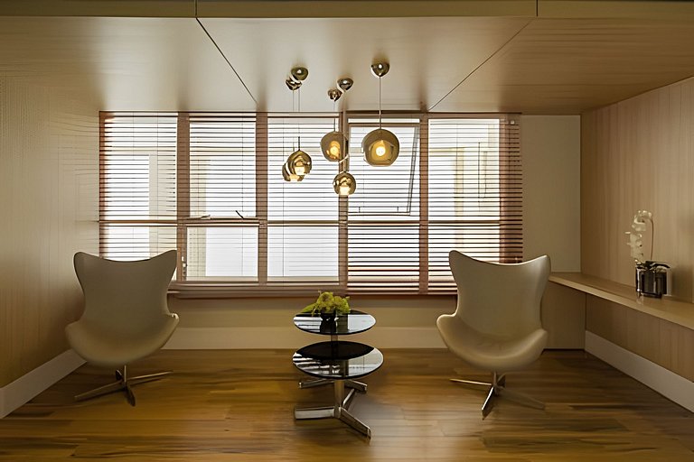 Sunny Studios Luxo by Robert Stays