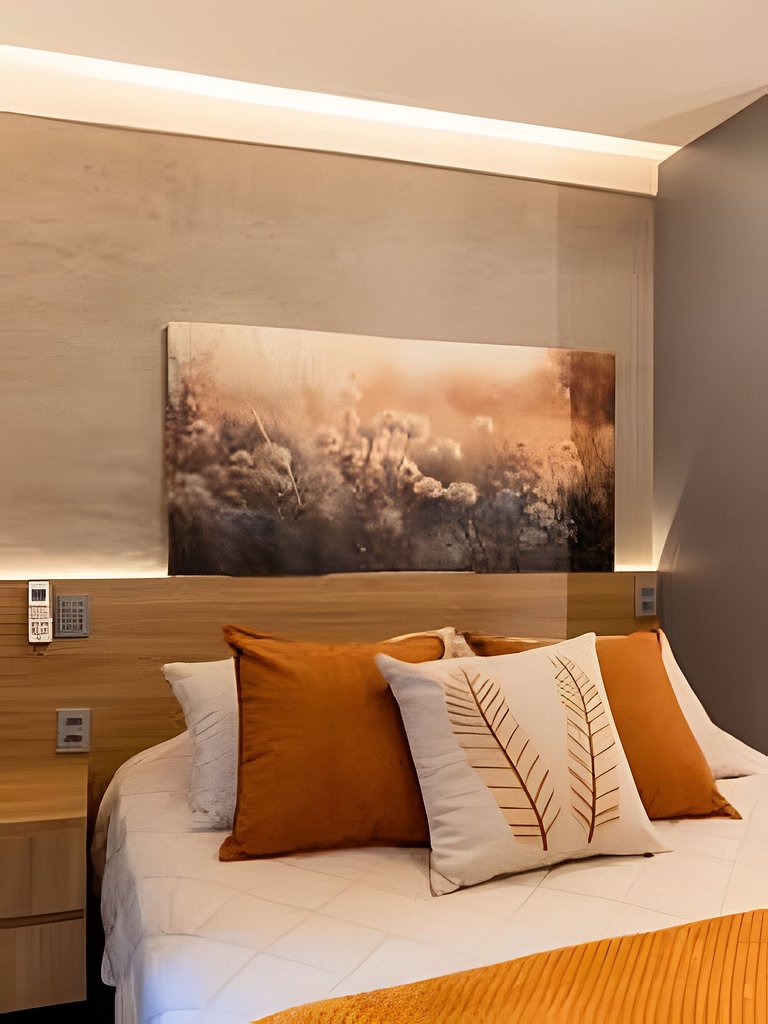 Sunny Studios Luxo by Robert Stays