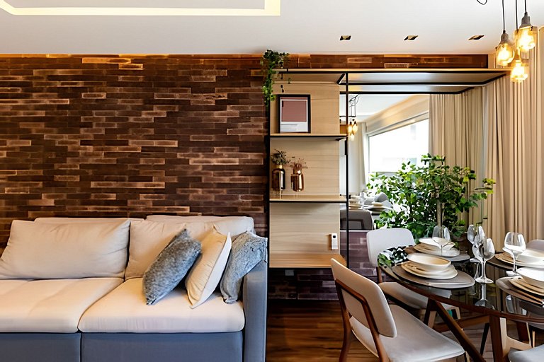 Sunny Studios Luxo by Robert Stays